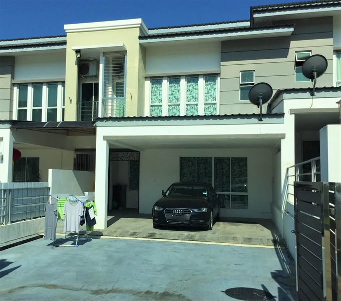 Double storey terrace house for rent