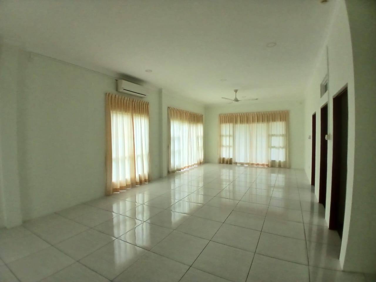 Semi Detached House for rent / sale (newly renovated)