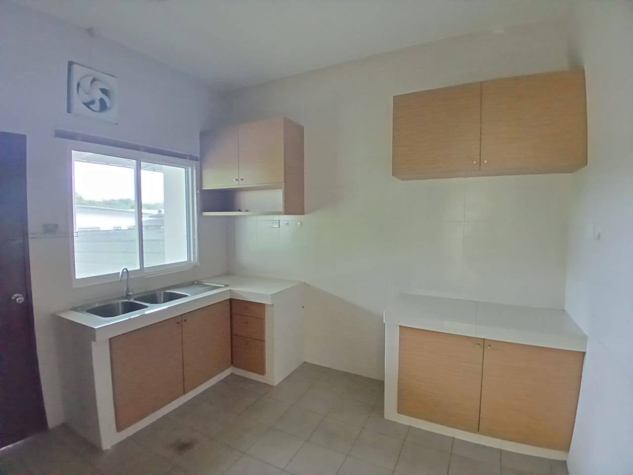 Semi Detached House for rent / sale (newly renovated)